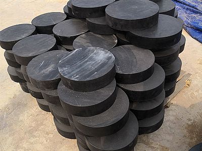 互助县板式橡胶支座由若干层橡胶片与薄钢板经加压硫化